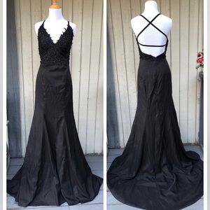 Embroidered Beaded Strappy Open Back Mermaid Hem Floor Length Evening Gown S